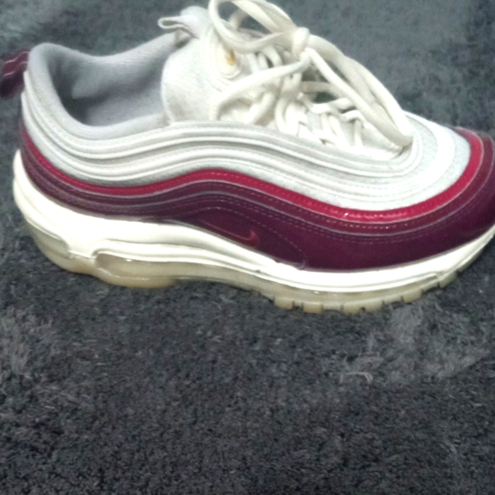 Nike size 7 burgundy and white 95 max air